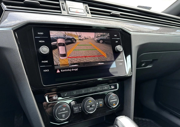 Volkswagen Passat cena 119900 przebieg: 67940, rok produkcji 2019 z Chełmno małe 277